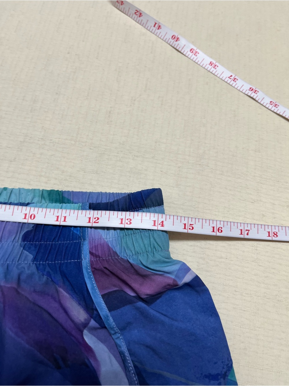 Athleta S Mesh Racer Run 4” shorts - Picture 6 of 15